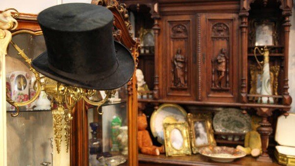 Antique furniture buyers Isle of Hope, Georgia. Updated 2025